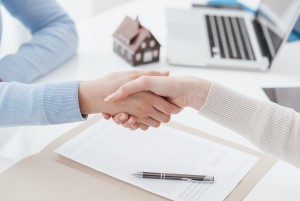 Wie erkenne ich einen seriösen Immobilienmakler?