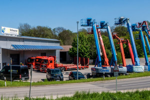 Optimierte Dacharbeiten: Wie Miet-Arbeitsbühnen den Hausbau erleichtern