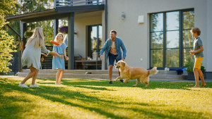 Rundum abgesichert: Welche Versicherungen brauchen Eigenheimbesitzer?