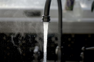 Wasserpumpen als wesentlicher Bestandteil des Hausbaus