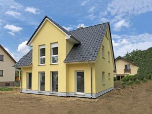 Harmonie auf einem Grundstück:  Stadtvilla und Landhaus | Hausbesichtigungen am 26./27. Mai in 12683 Biesdorf